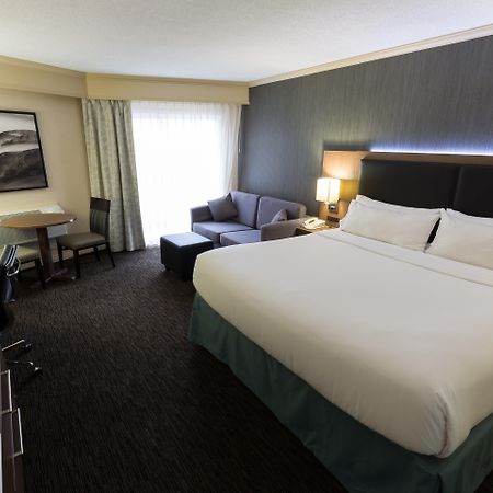 Holiday Inn Express Edmonton Downtown By Ihg Exterior photo
