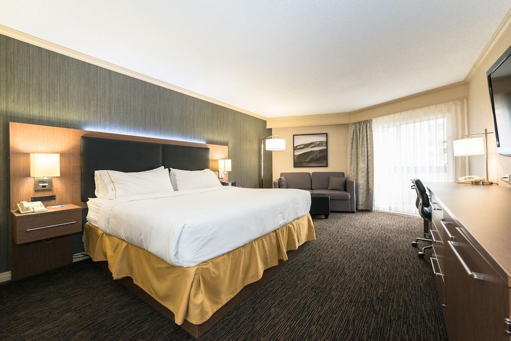 Holiday Inn Express Edmonton Downtown By Ihg Exterior photo