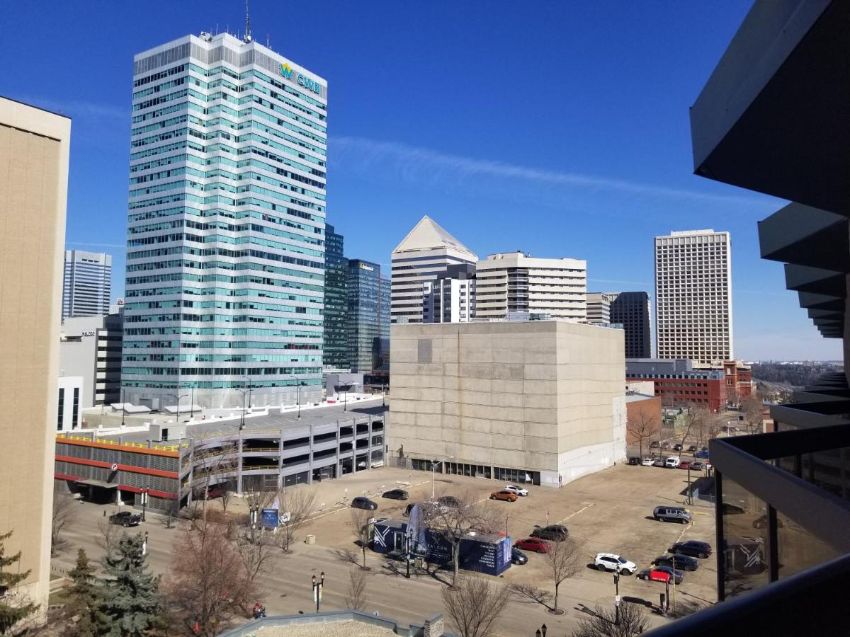 Holiday Inn Express Edmonton Downtown By Ihg Exterior photo