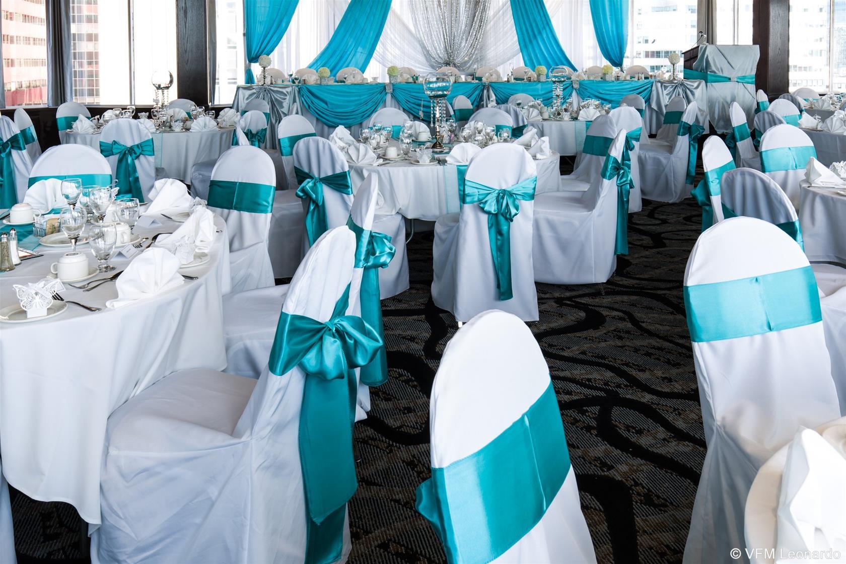 Holiday Inn Express Edmonton Downtown By Ihg Exterior photo