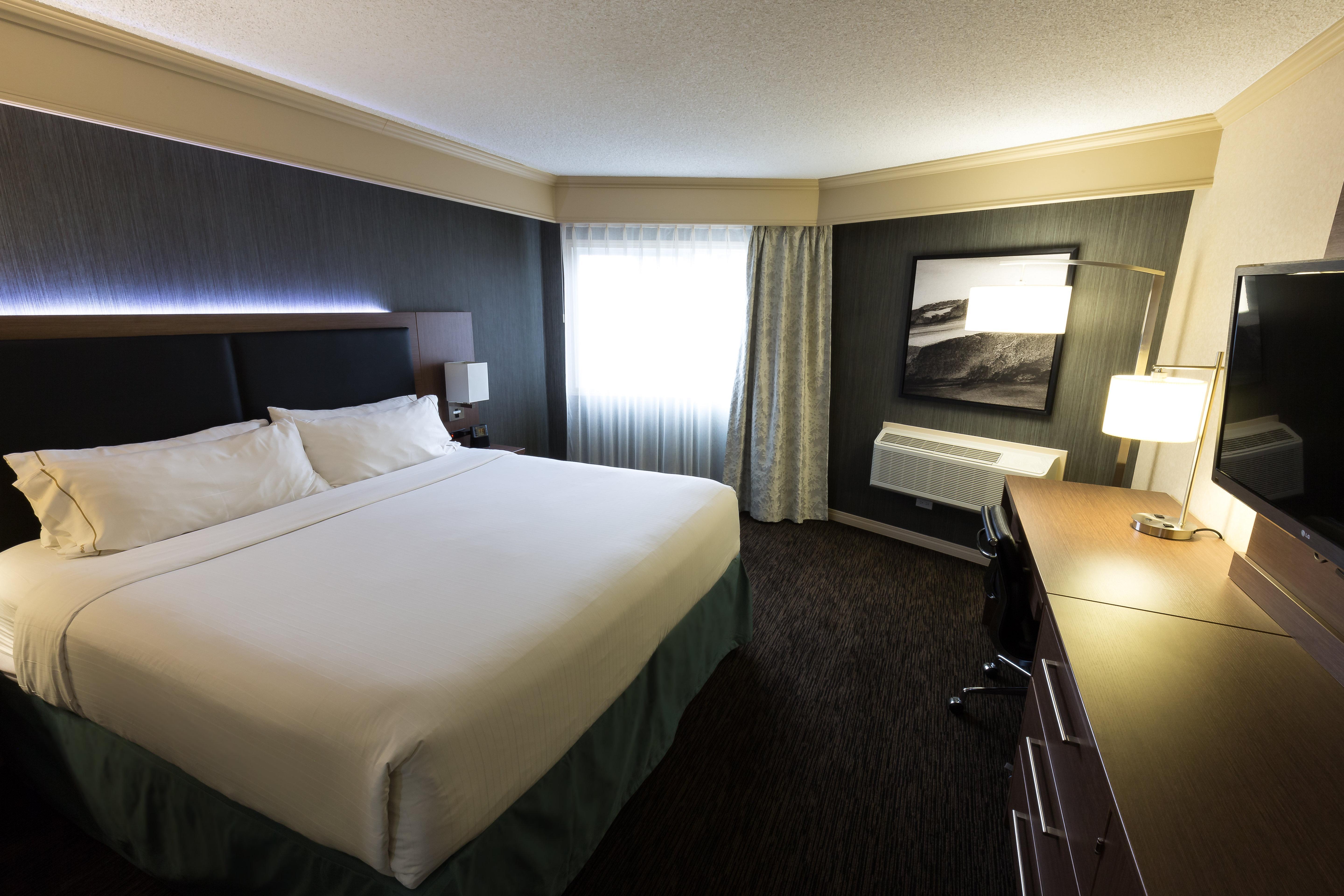 Holiday Inn Express Edmonton Downtown By Ihg Exterior photo
