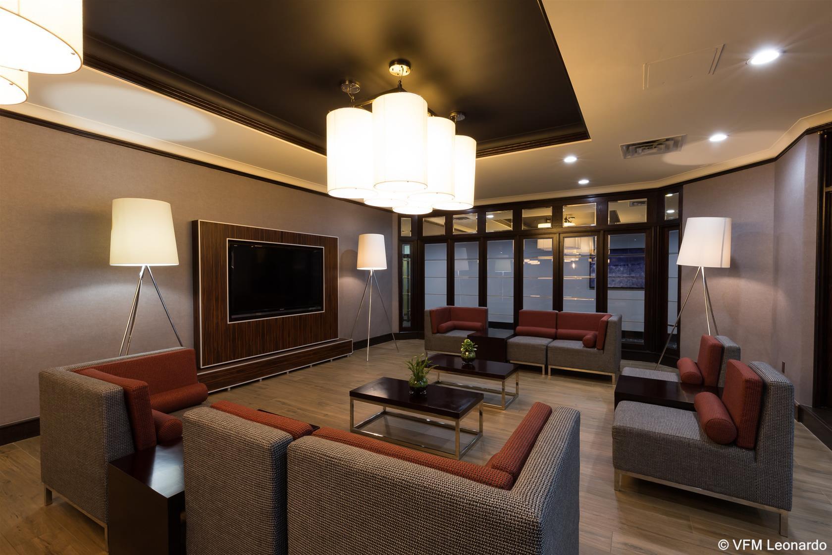 Holiday Inn Express Edmonton Downtown By Ihg Exterior photo
