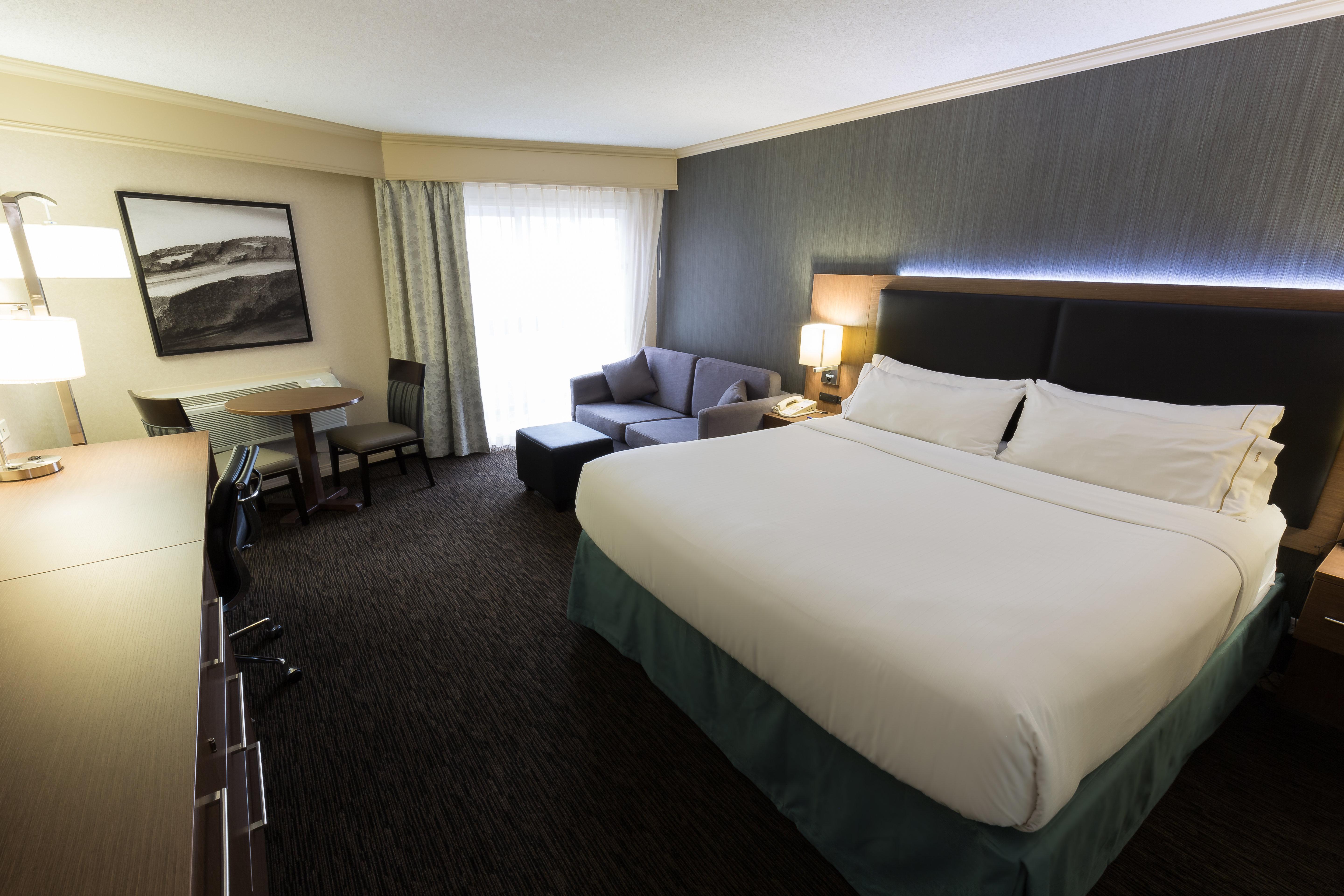 Holiday Inn Express Edmonton Downtown By Ihg Exterior photo