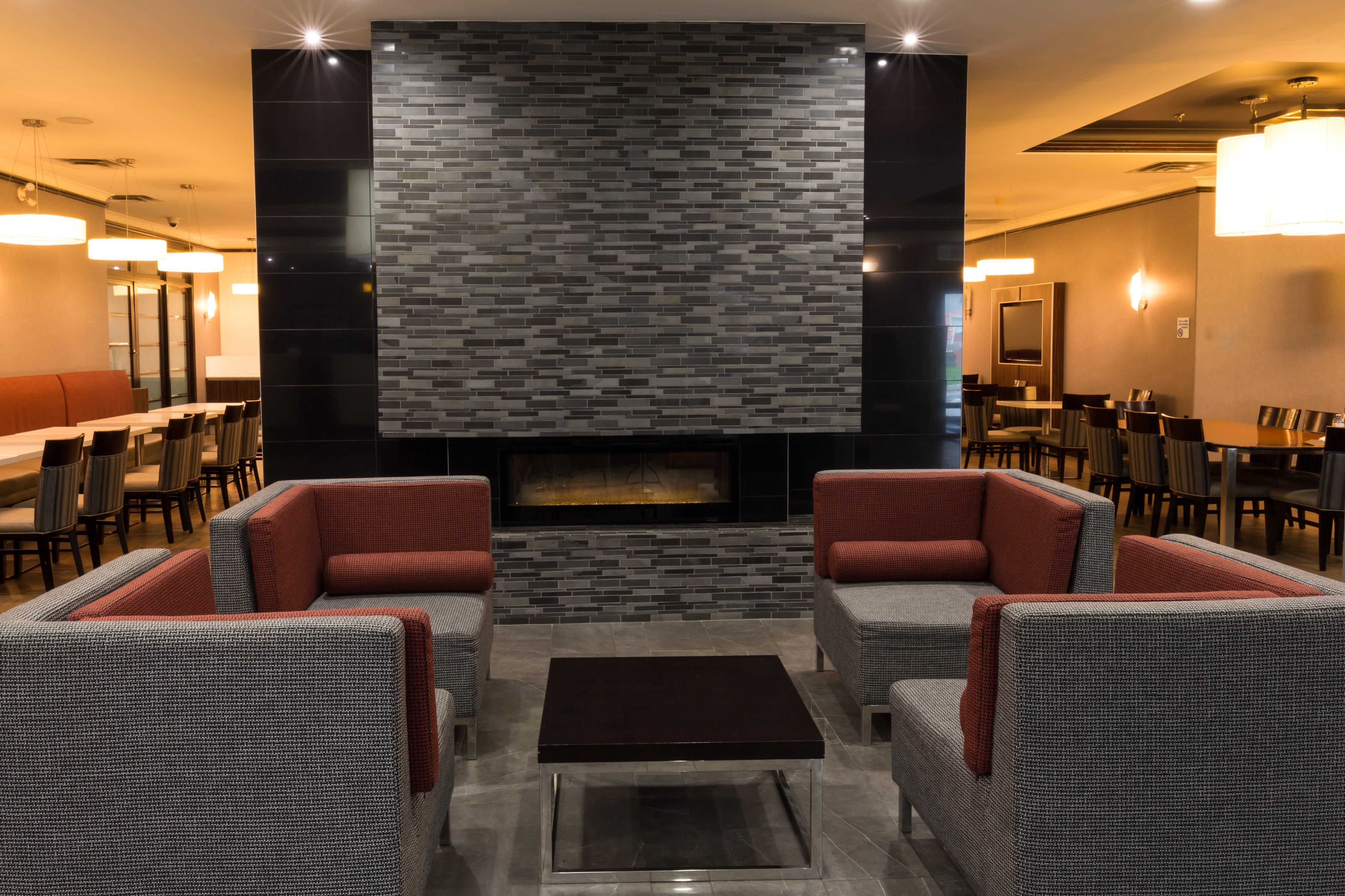 Holiday Inn Express Edmonton Downtown By Ihg Exterior photo