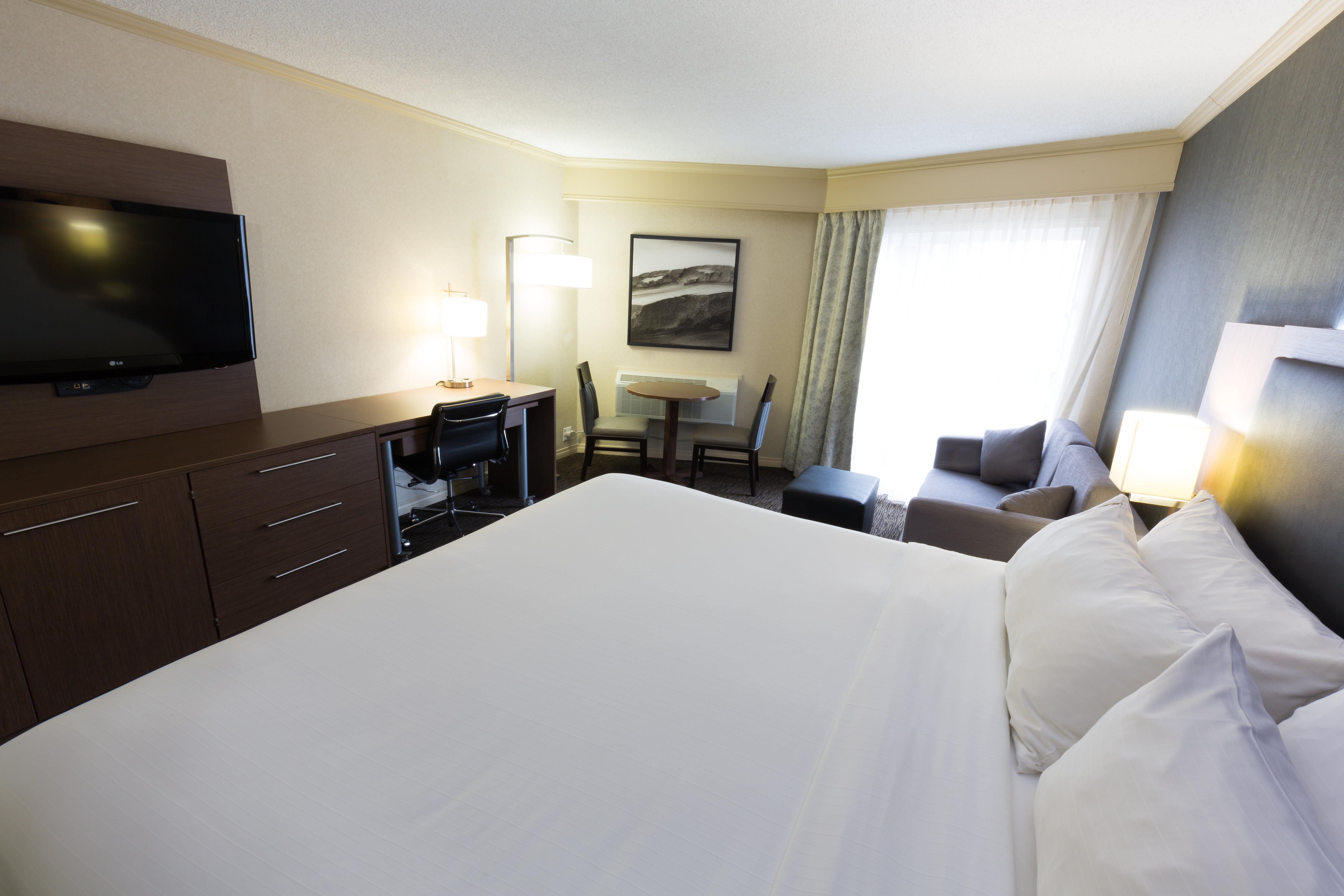 Holiday Inn Express Edmonton Downtown By Ihg Exterior photo