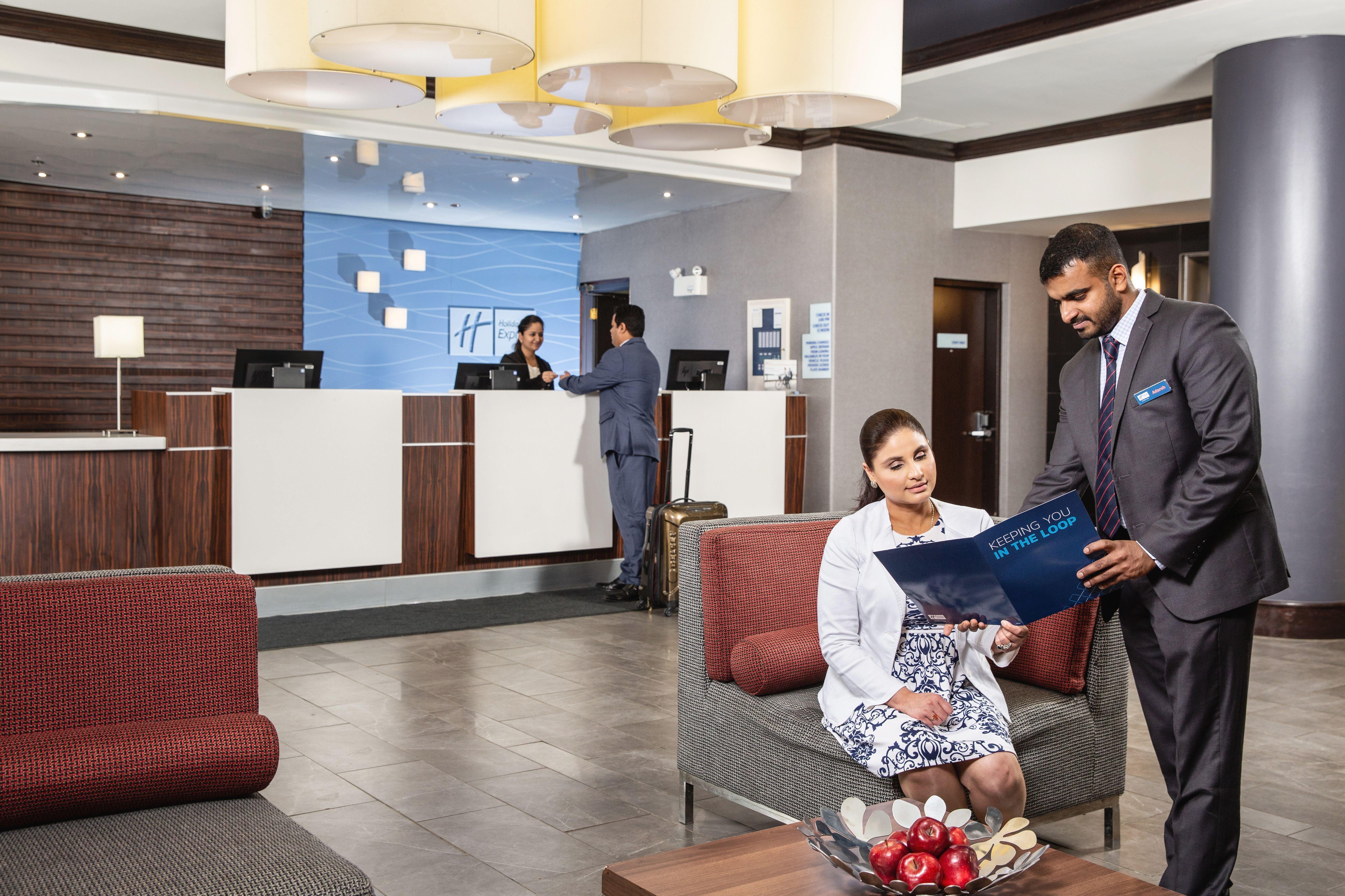 Holiday Inn Express Edmonton Downtown By Ihg Exterior photo