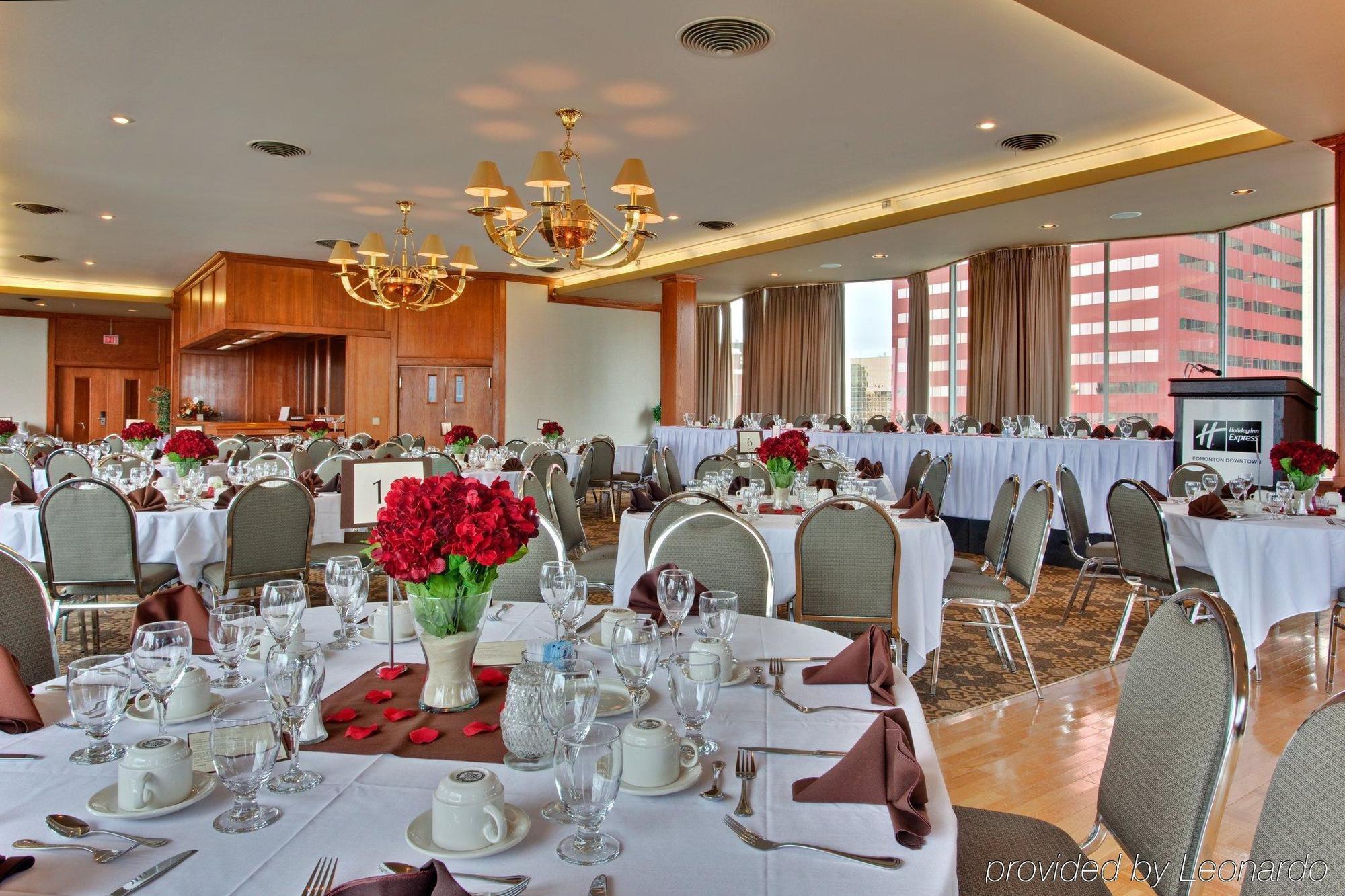 Holiday Inn Express Edmonton Downtown By Ihg Exterior photo